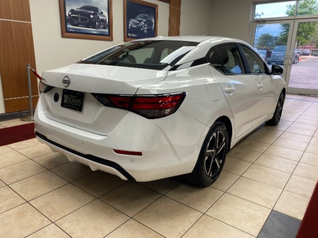 Used 2025 Nissan Sentra SV FWD image 5