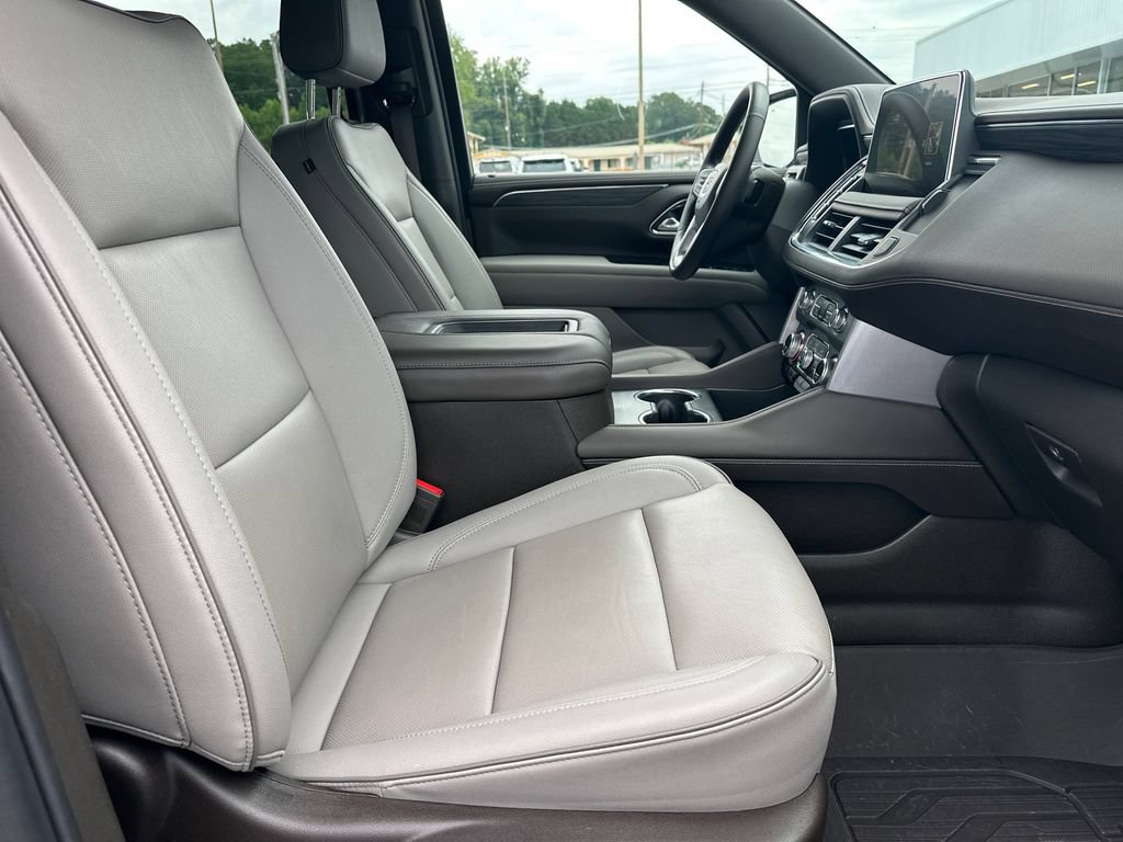 Used 2024 GMC Yukon SLT w/ SLT Luxury Package RWD image 14