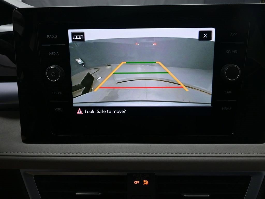 New 2025 Volkswagen Taos SE image 12