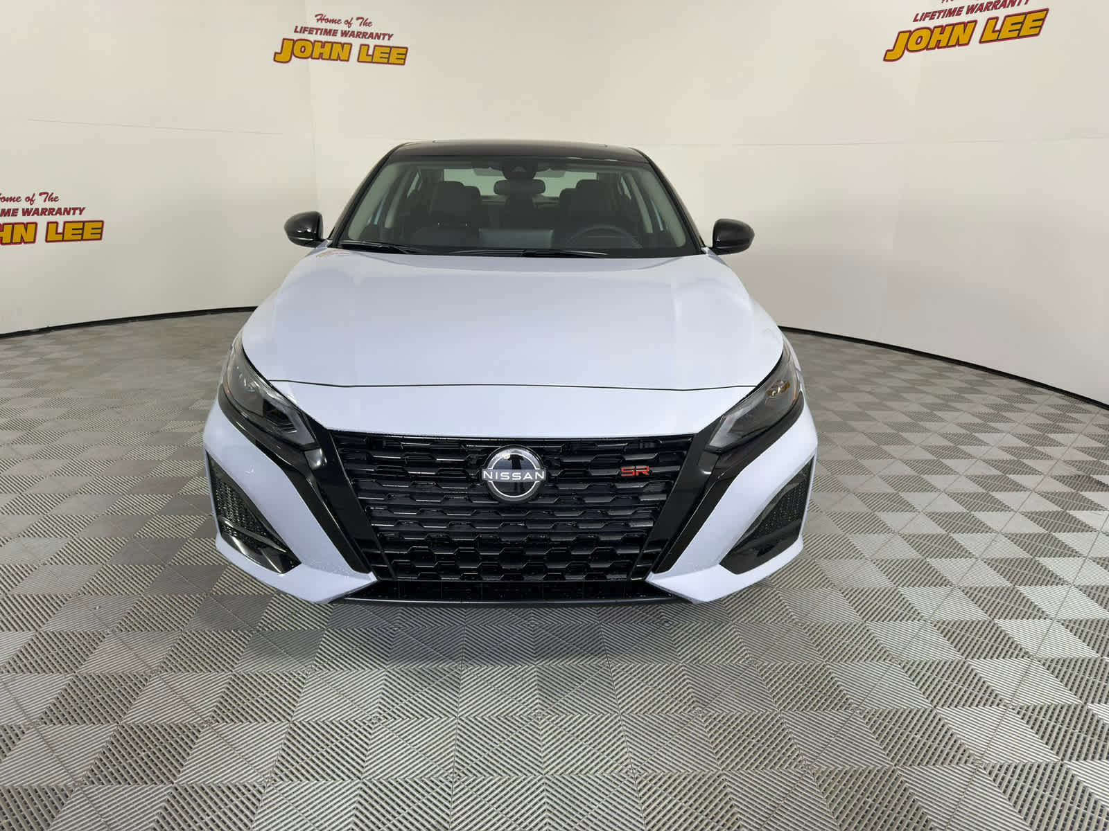 New 2026 Nissan Altima 2.5 SR w/ SR Midnight Edition Package image 9