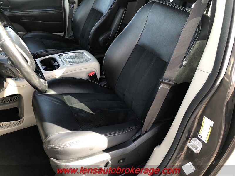 Used 2018 Dodge Grand Caravan SXT FWD image 11