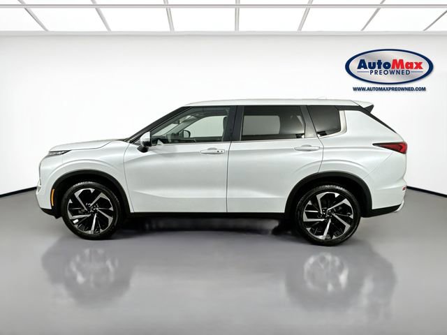 Used 2024 Mitsubishi Outlander SE image 8