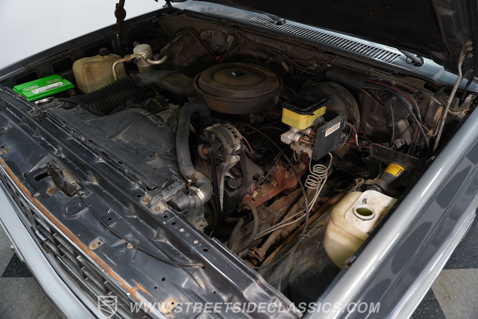 Used 1990 Chevrolet Suburban 2WD image 32