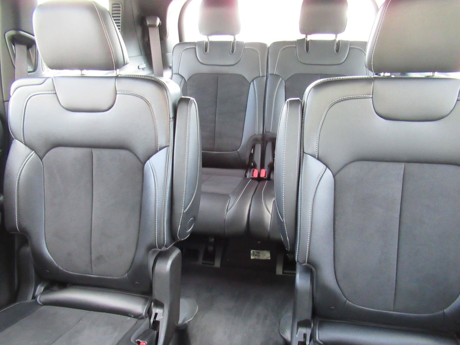 Used 2025 Jeep Grand Cherokee L Laredo RWD image 20