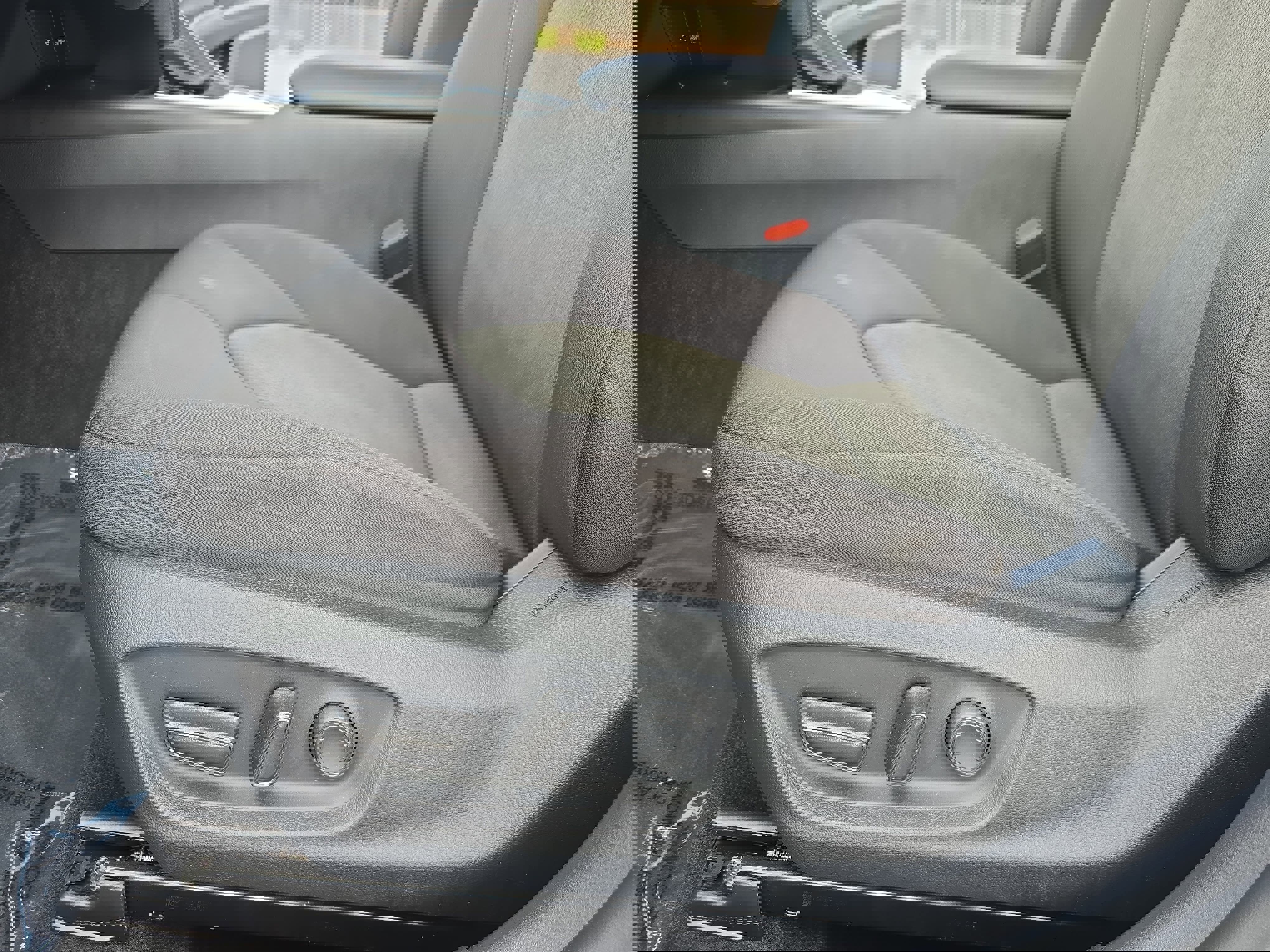 Used 2023 Toyota Camry LE image 29