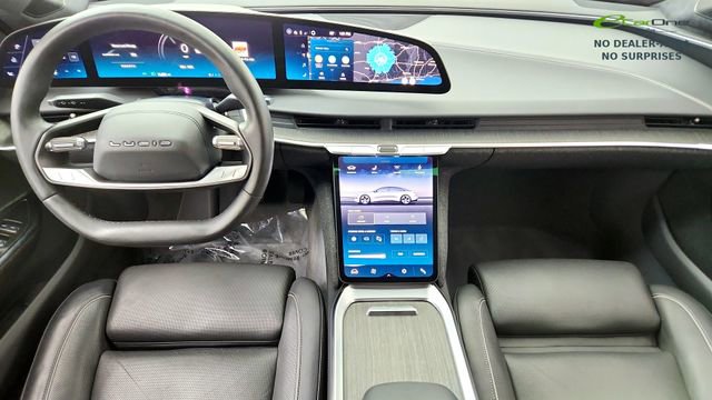 Used 2024 Lucid Air Touring AWD/4WD image 34