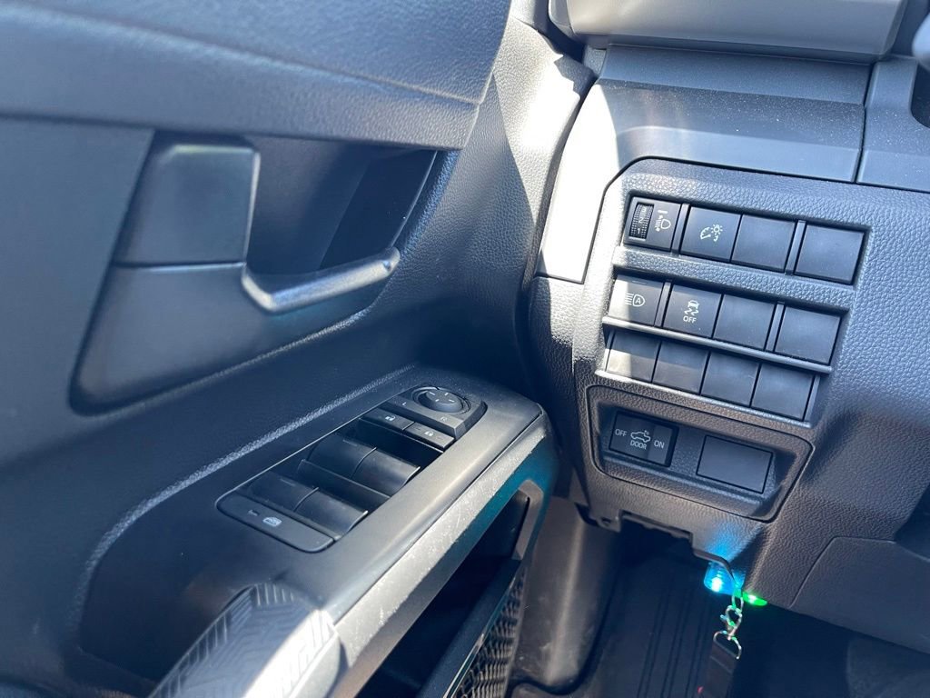 Used 2025 Toyota Tacoma SR AWD/4WD image 10