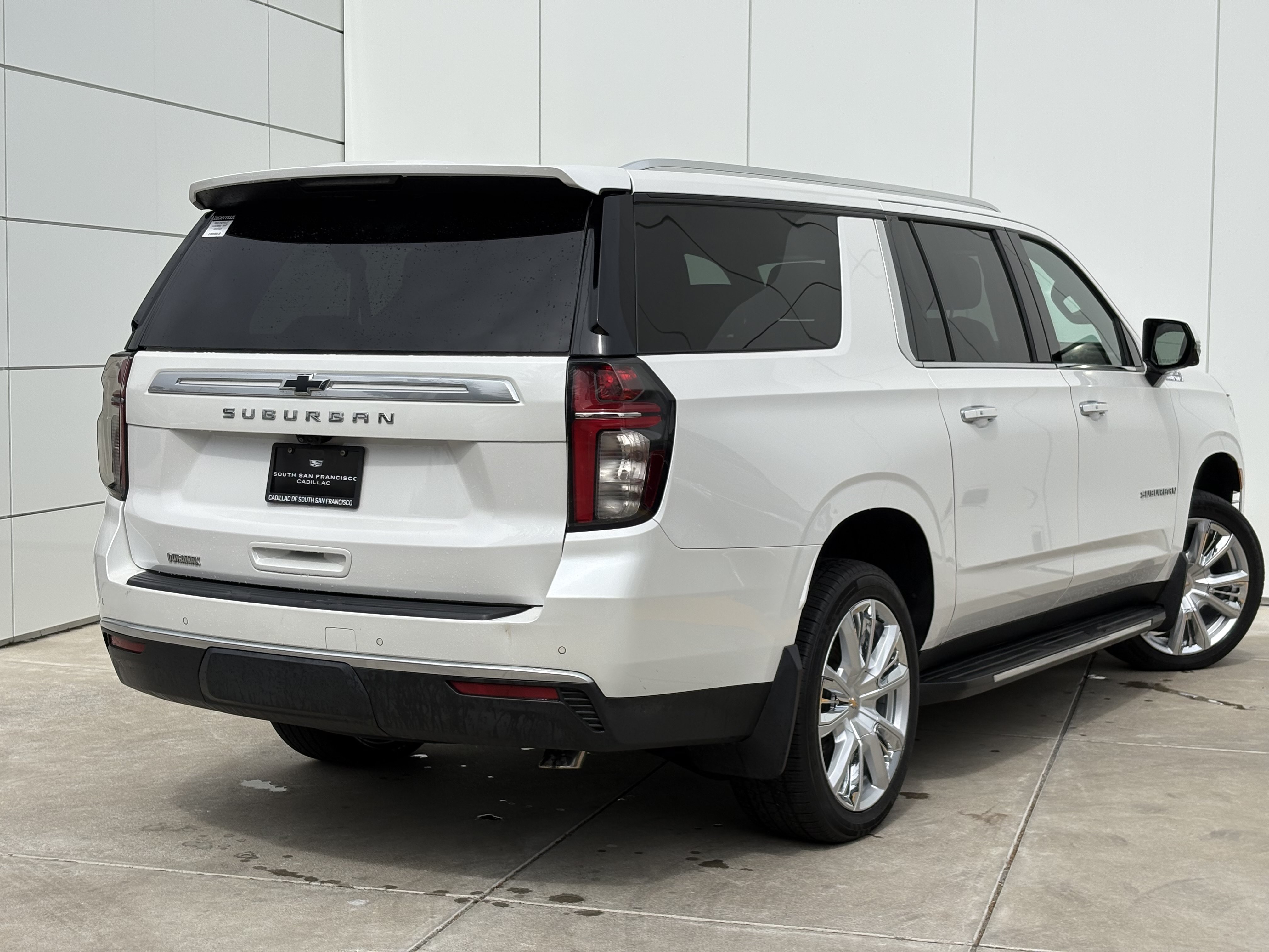 Used 2022 Chevrolet Suburban High Country w/ Max Trailering Package AWD/4WD image 7
