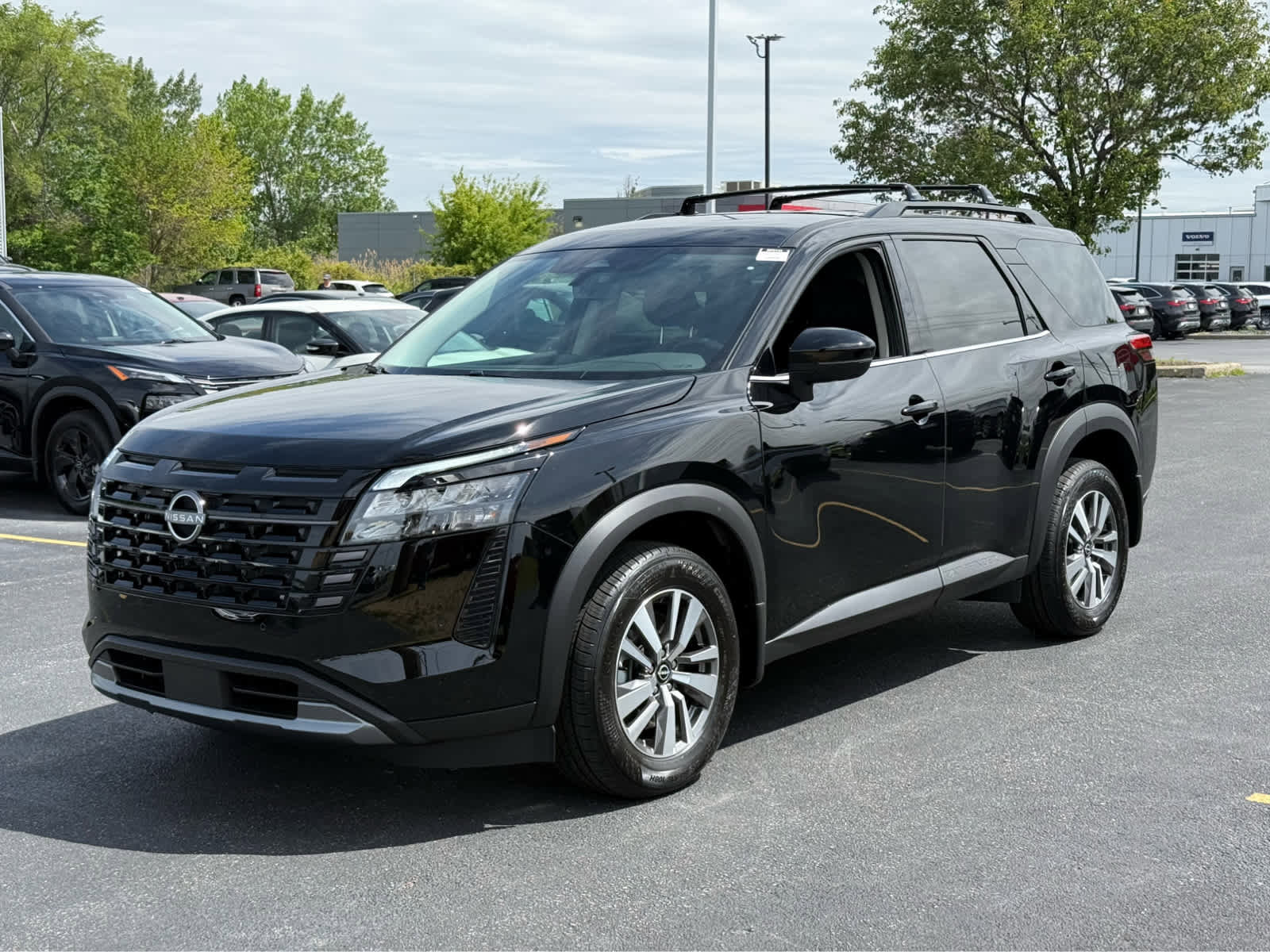 Used 2026 Nissan Pathfinder SL AWD/4WD image 3