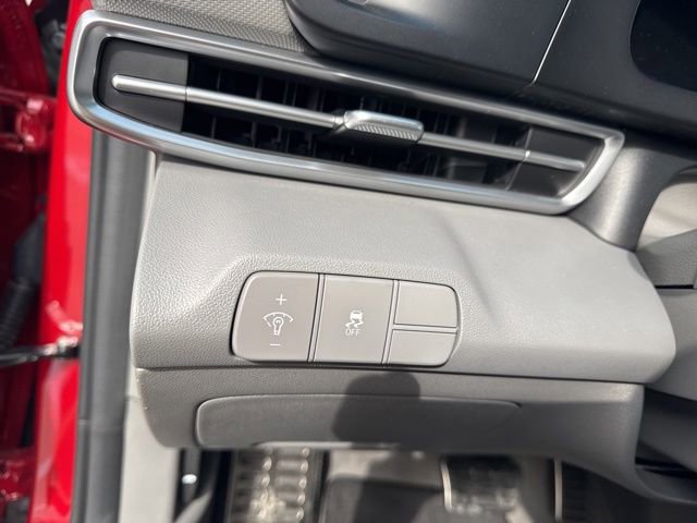 Certified 2025 Hyundai Elantra Sport image 17