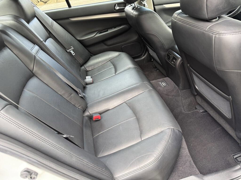 Used 2011 INFINITI G37 Journey w/ Premium Pkg image 20