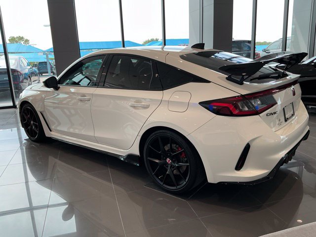 Used 2025 Honda Civic Type R image 4