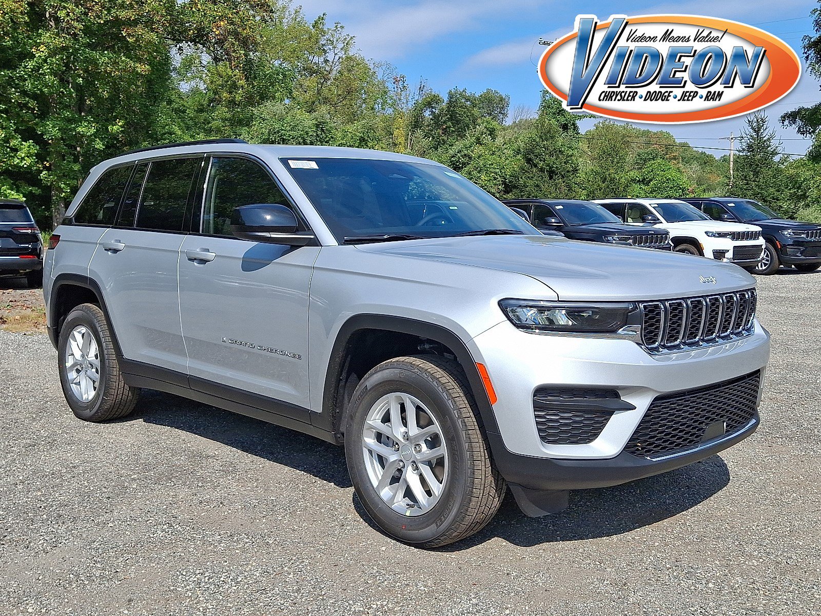 New 2025 Jeep Grand Cherokee Laredo X