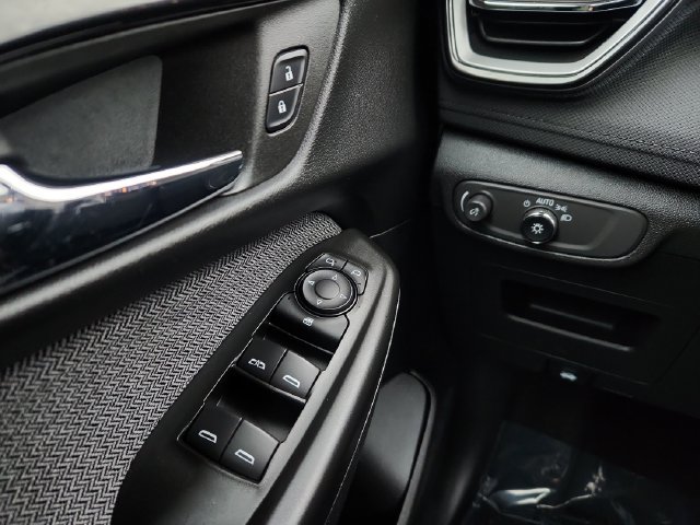 Used 2025 Chevrolet TrailBlazer LT AWD/4WD image 32
