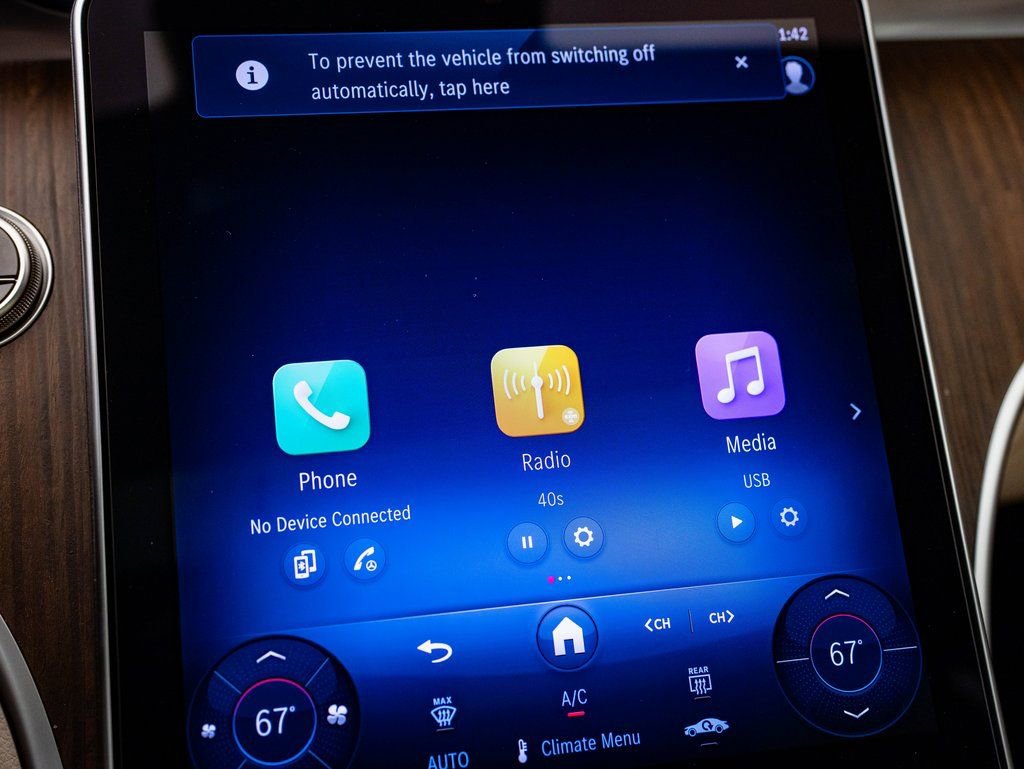 Used 2025 Mercedes-Benz C 300 4MATIC Sedan image 29