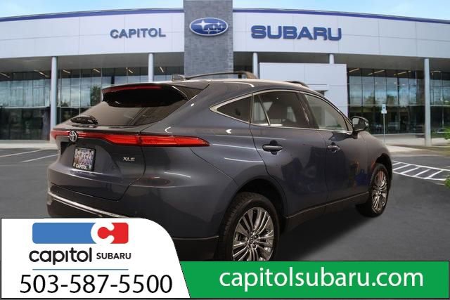 Used 2024 Toyota Venza XLE image 3