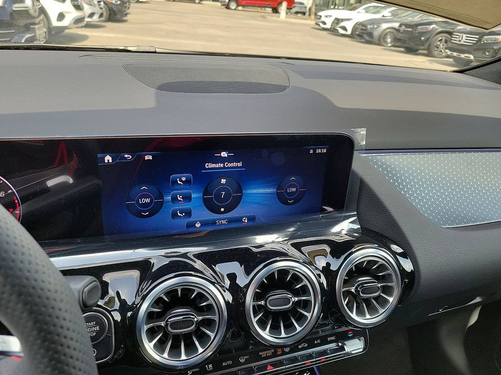New 2025 Mercedes-Benz GLA 250 4MATIC image 19