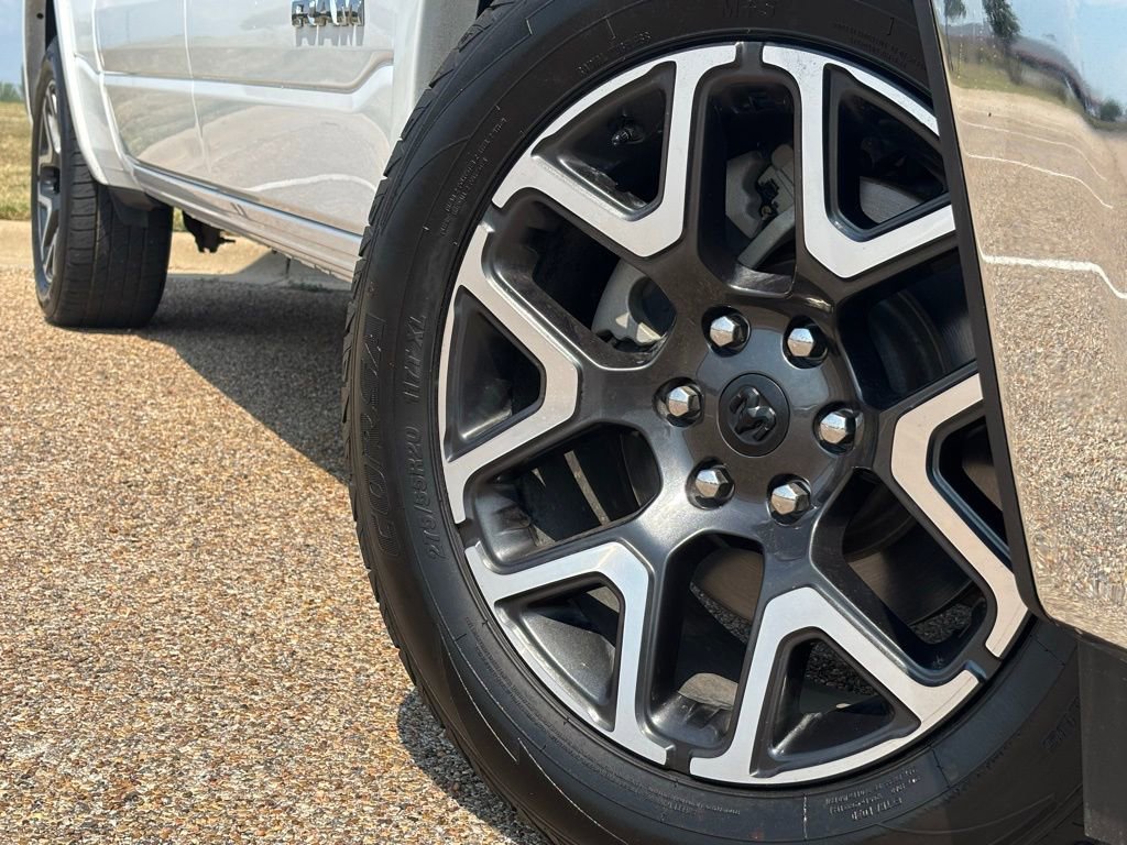 Used 2025 RAM 1500 Laramie image 2
