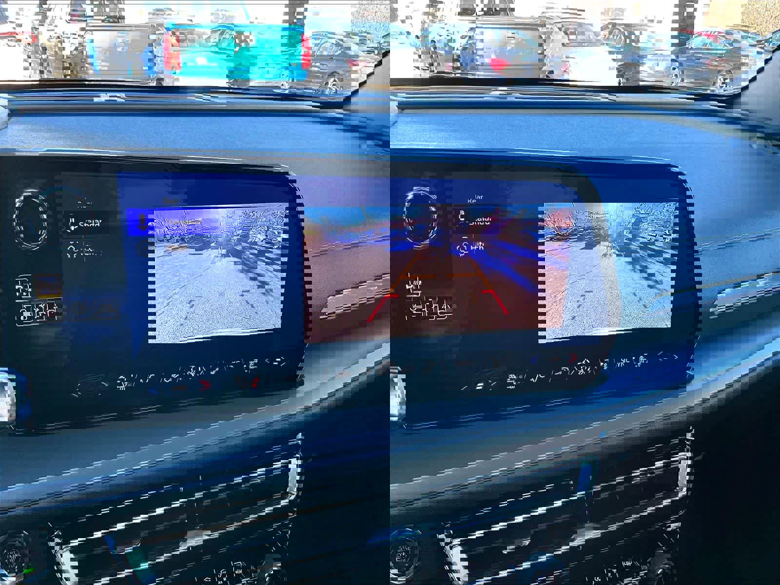 Used 2025 Chevrolet Traverse LT image 19