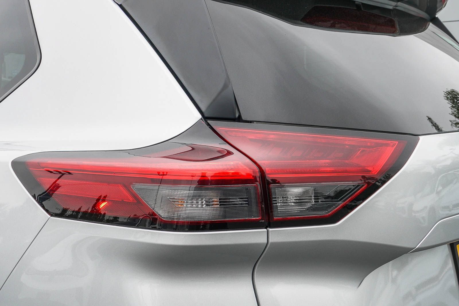 Used 2023 Nissan Rogue SV FWD image 10