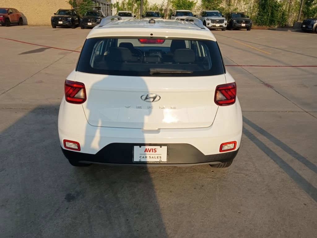 Used 2025 Hyundai Venue SEL FWD image 7