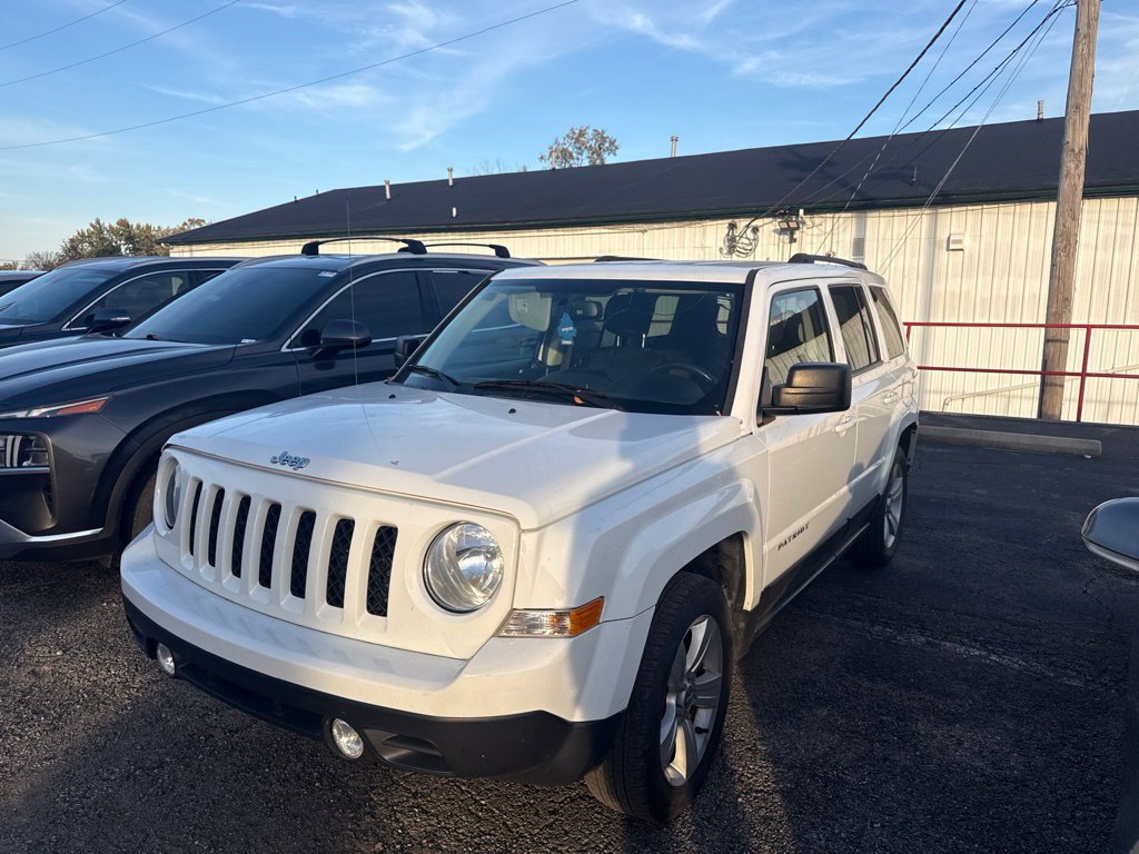 Used 2017 Jeep Patriot Latitude FWD image 1