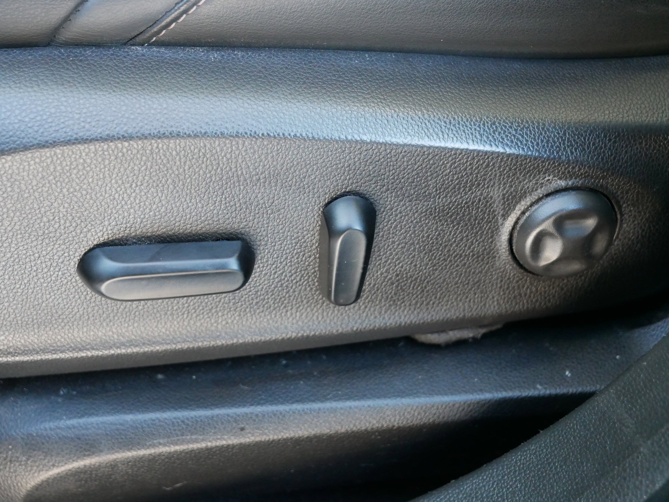 Used 2017 Buick Envision Essence w/ LPO, Cargo Package image 20