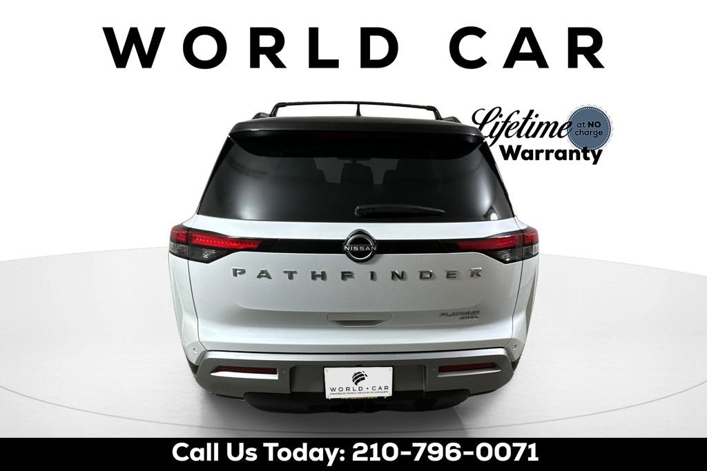 Used 2025 Nissan Pathfinder Platinum image 14