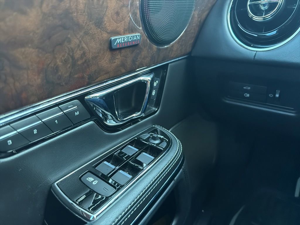 Used 2018 Jaguar XJ L Portfolio image 25