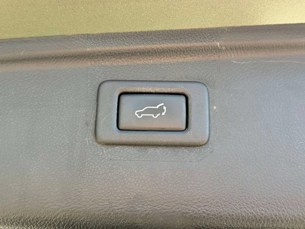 Used 2017 Subaru Outback 3.6R Limited AWD/4WD image 17
