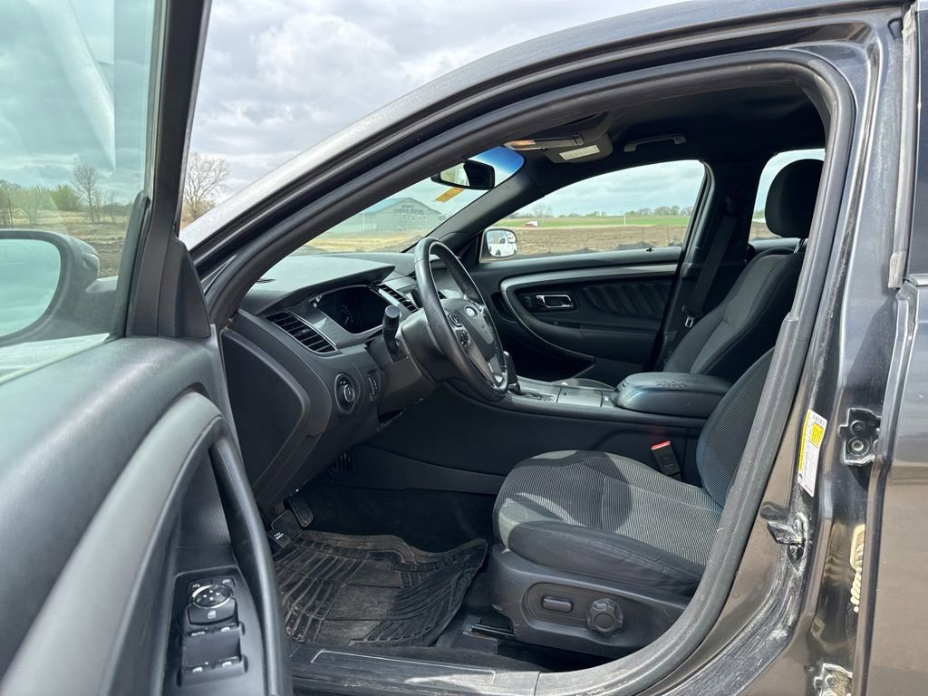 Used 2015 Ford Taurus SEL FWD image 6