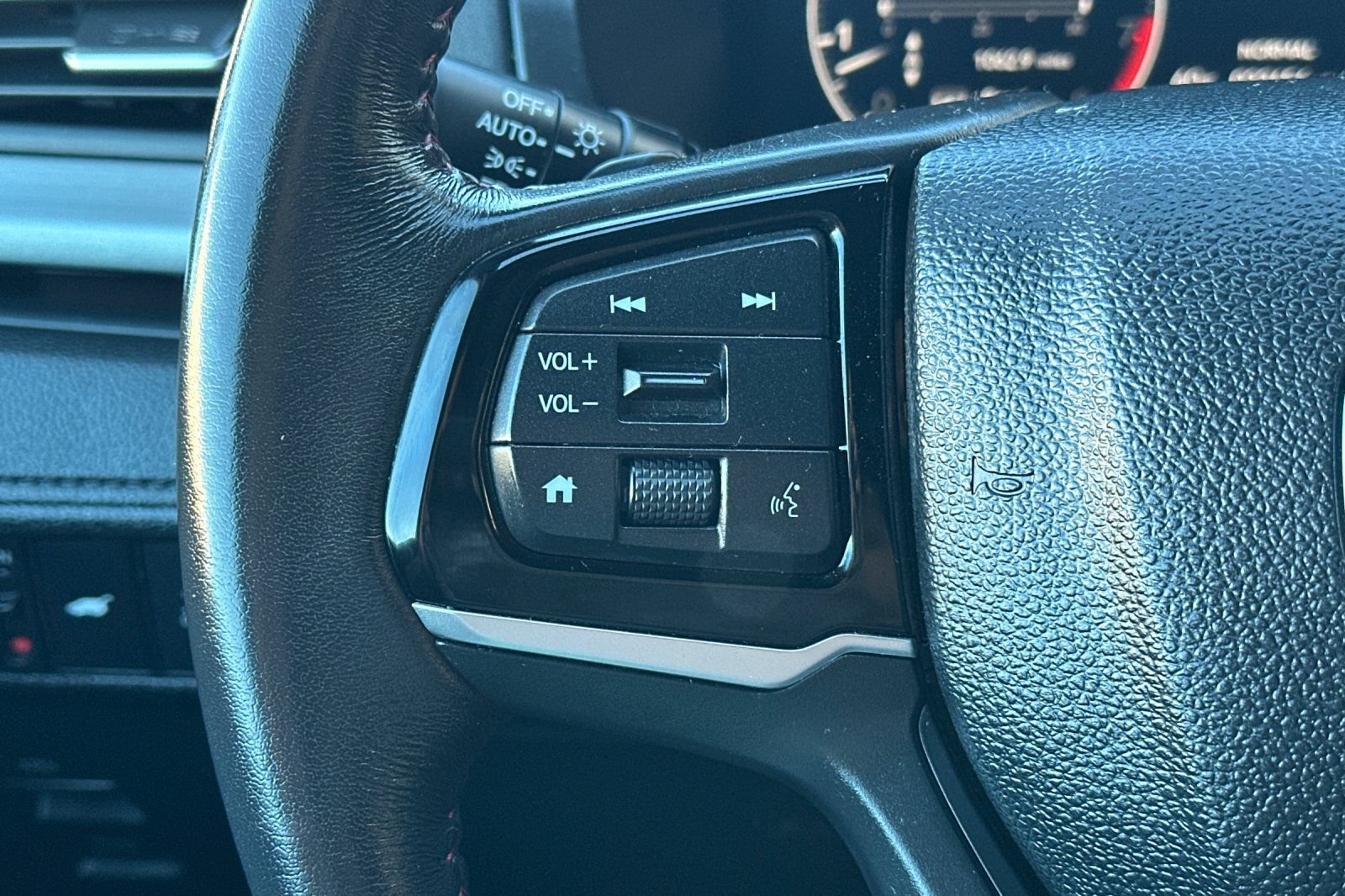 Used 2025 Honda Odyssey Sport-L image 30