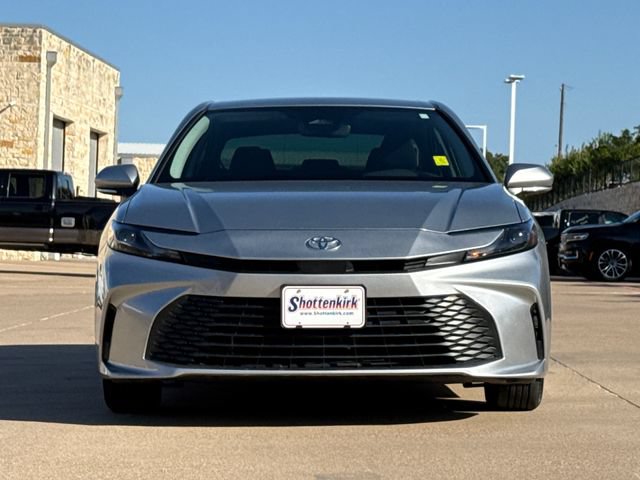 Used 2025 Toyota Camry LE w/ Convenience Package FWD image 2
