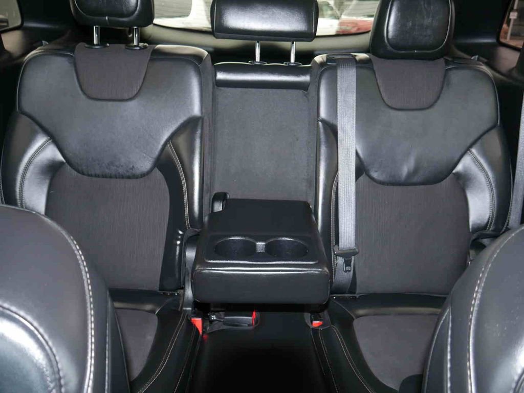 Used 2018 Jeep Cherokee Latitude Plus image 33
