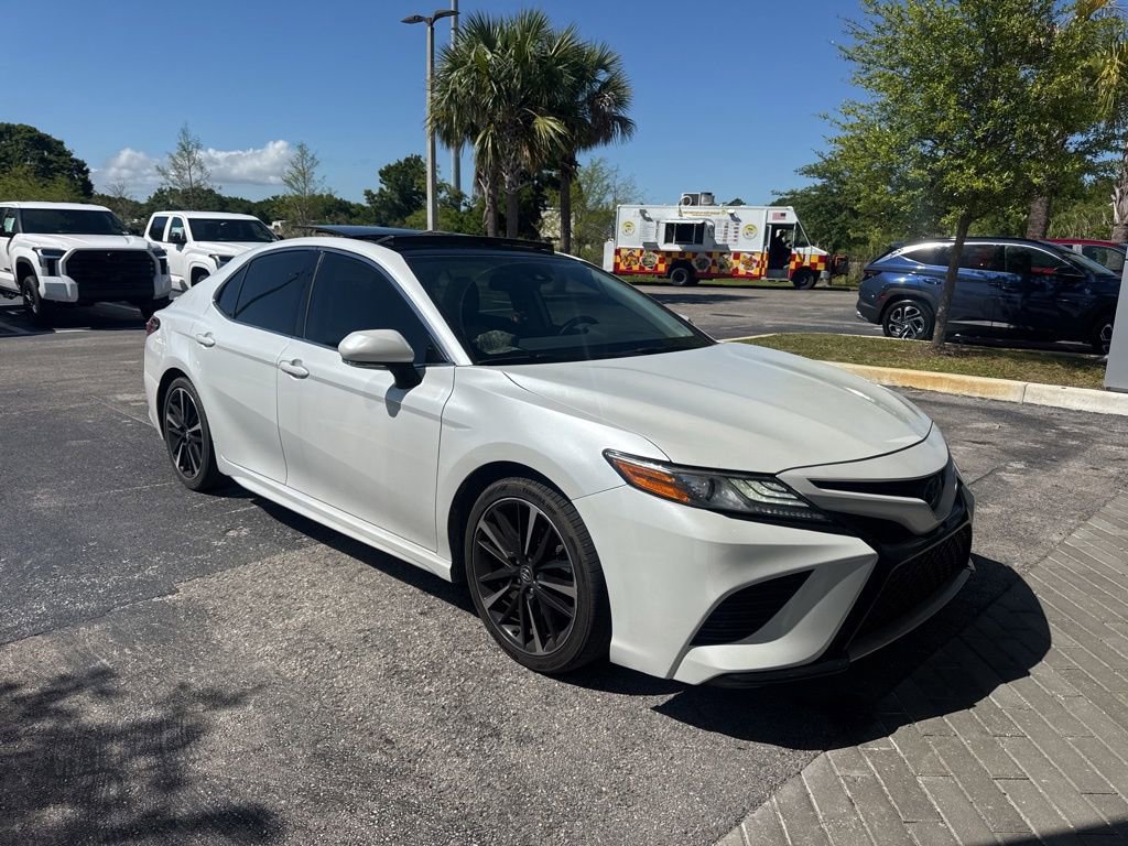 Used 2019 Toyota Camry XSE image 2