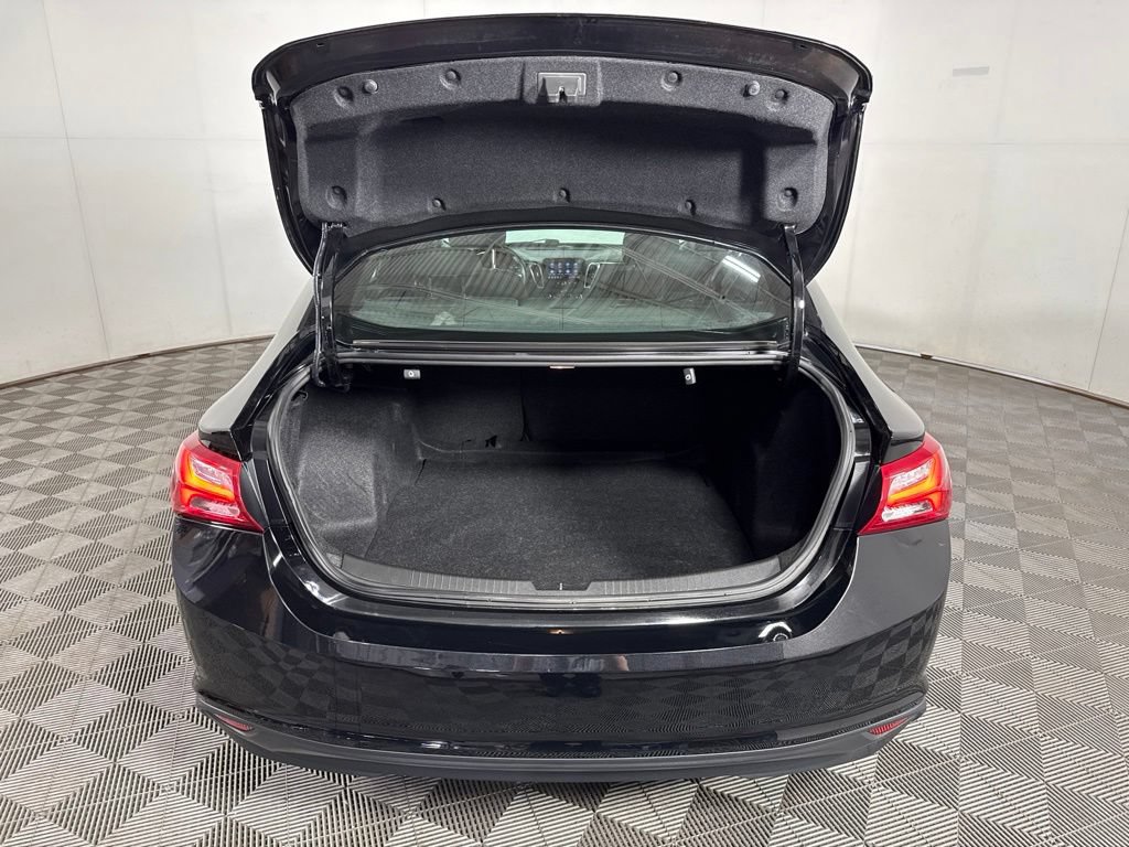 Used 2021 Chevrolet Malibu LT FWD image 9