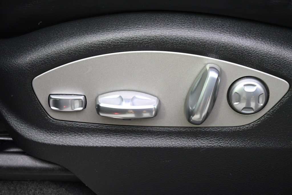 Used 2014 Porsche Cayenne Platinum Edition AWD/4WD image 14