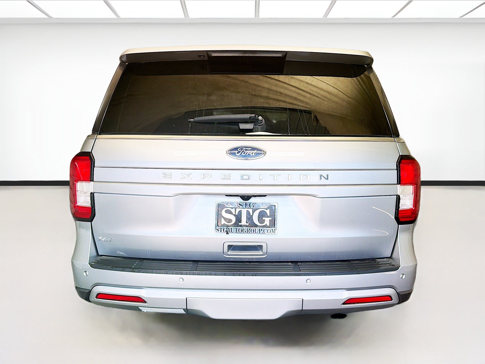 Used 2024 Ford Expedition XLT AWD/4WD image 5