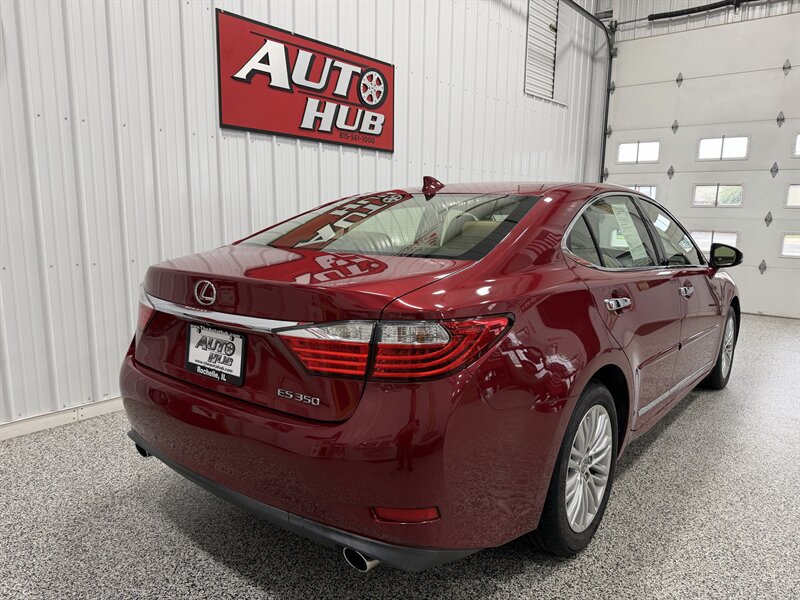 Used 2015 Lexus ES 350 w/ Luxury Package FWD image 25