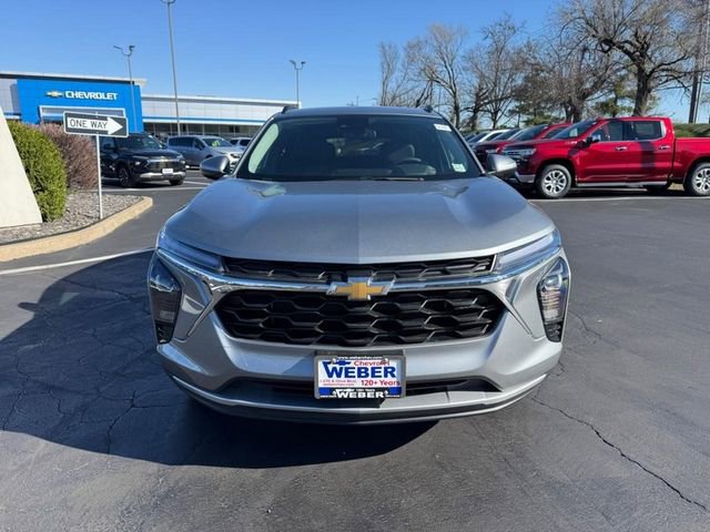 Used 2025 Chevrolet Trax LT w/ Driver Confidence Package FWD image 8