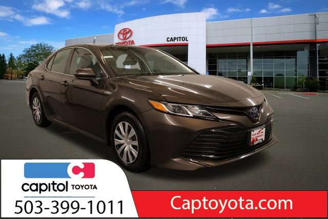 Used 2018 Toyota Camry LE image 1