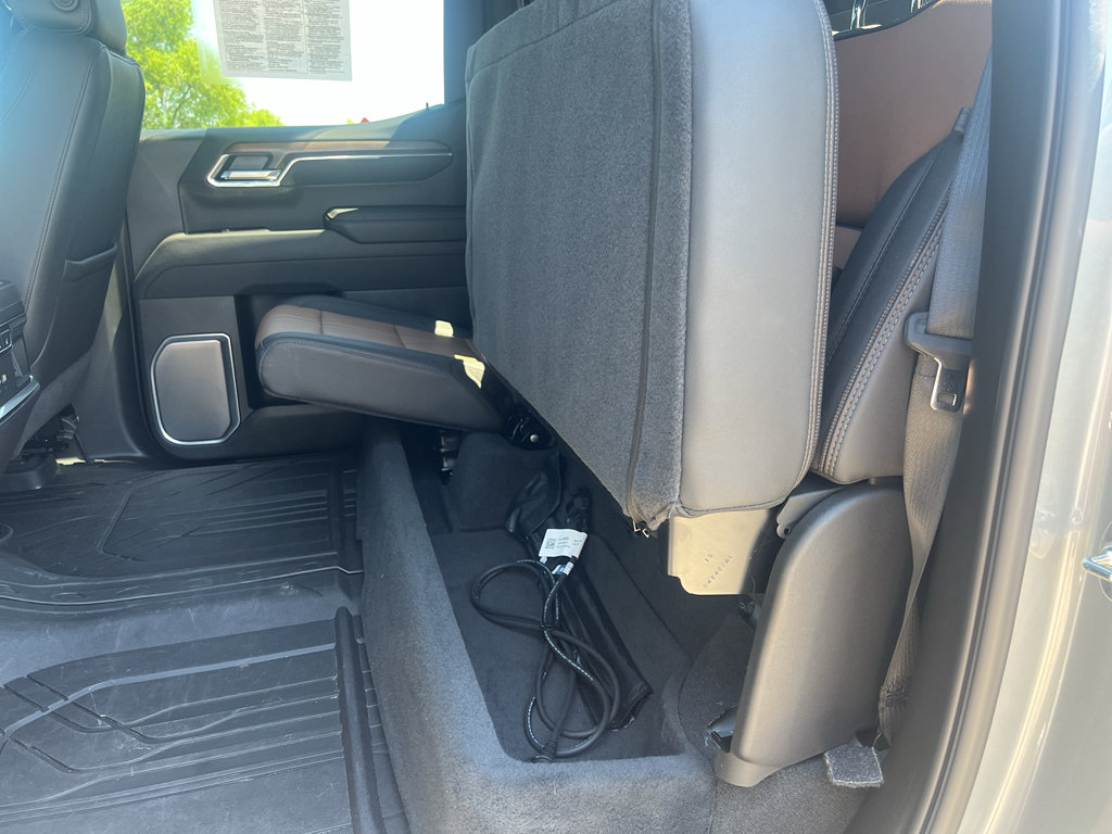 Used 2025 Chevrolet Silverado 1500 High Country AWD/4WD image 39