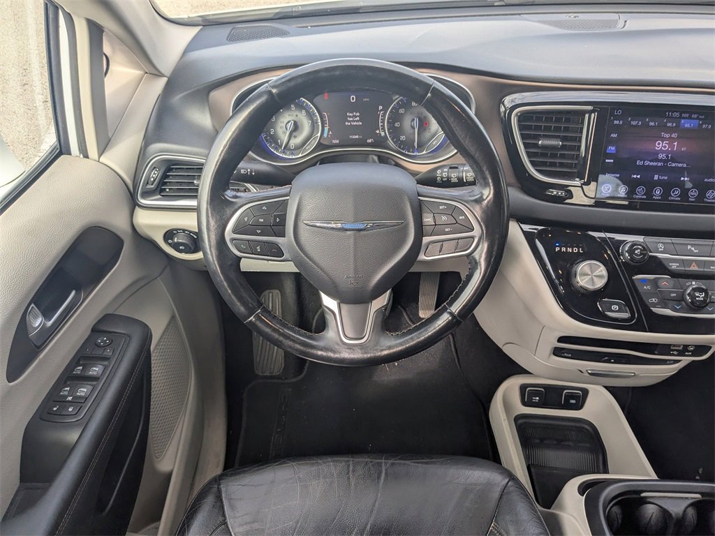 Used 2017 Chrysler Pacifica Touring-L Plus image 7