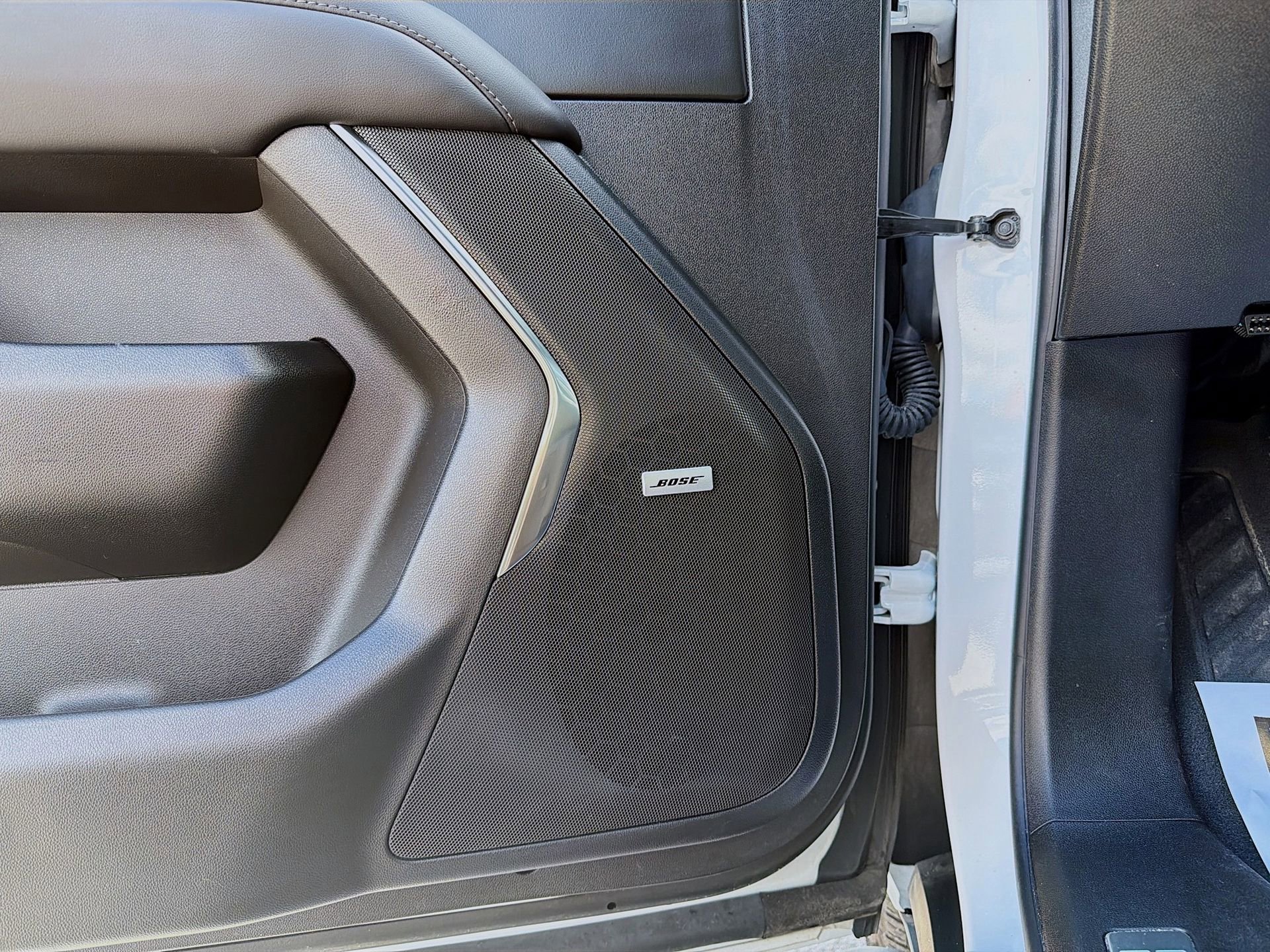 Used 2024 Chevrolet Suburban Z71 w/ Luxury Package image 27