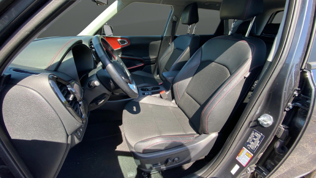 Used 2023 Kia Soul GT-Line w/ GT-Line Technology Package FWD image 27
