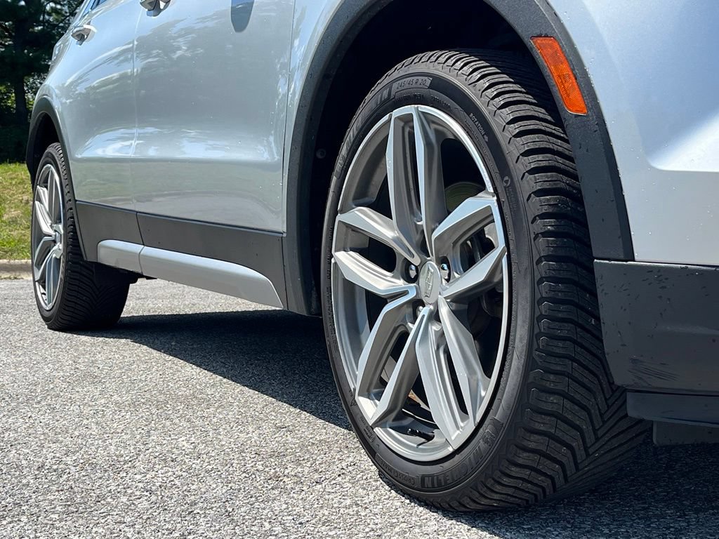 Used 2019 Cadillac XT4 Premium Luxury w/ Cold Weather Package AWD/4WD image 9