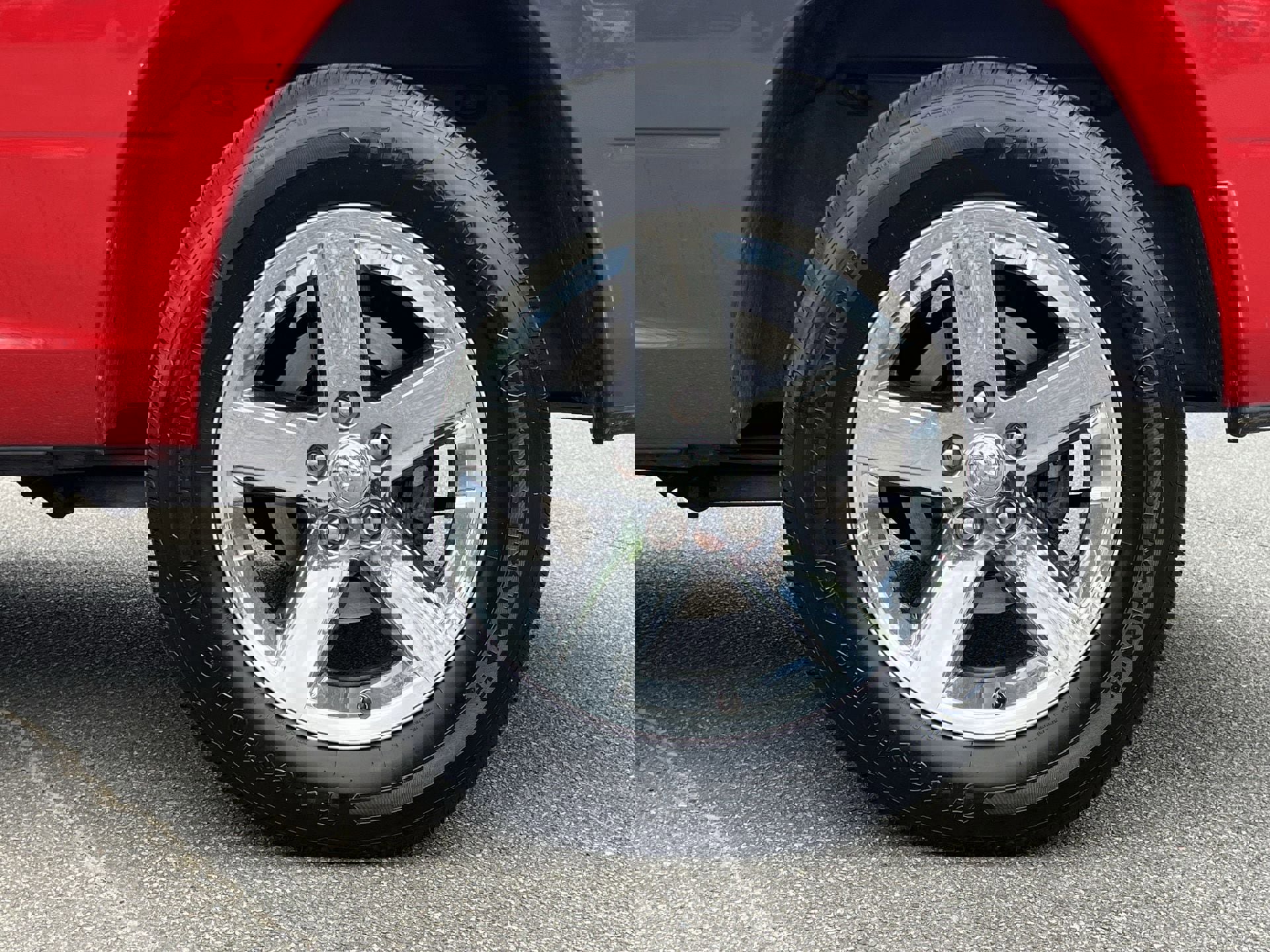 Used 2013 RAM 1500 Express image 29