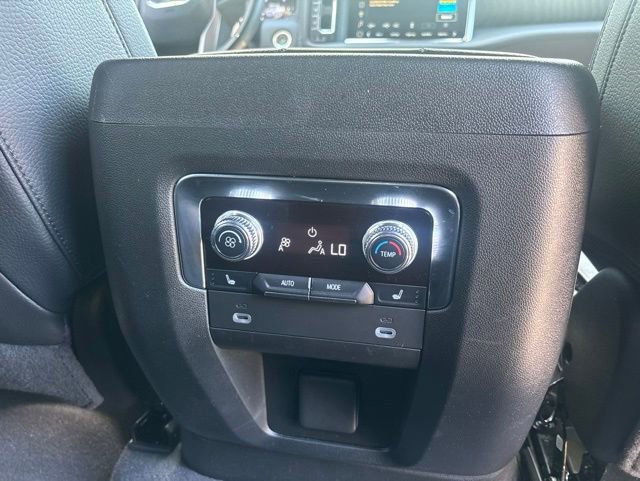 Used 2024 GMC Yukon Denali AWD/4WD image 17