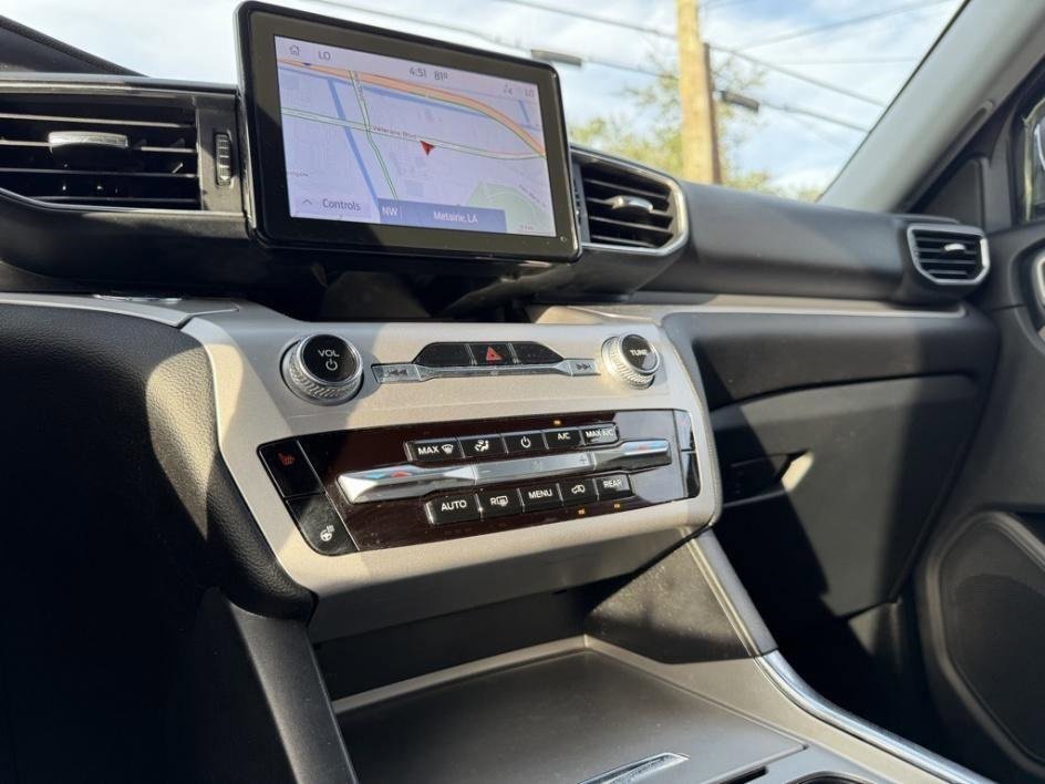 Used 2022 Ford Explorer XLT w/ Equipment Group 202A image 35