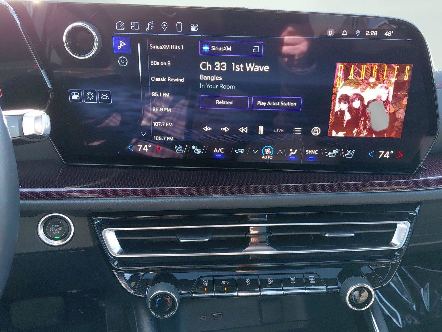 Used 2024 Chevrolet Traverse RS image 30